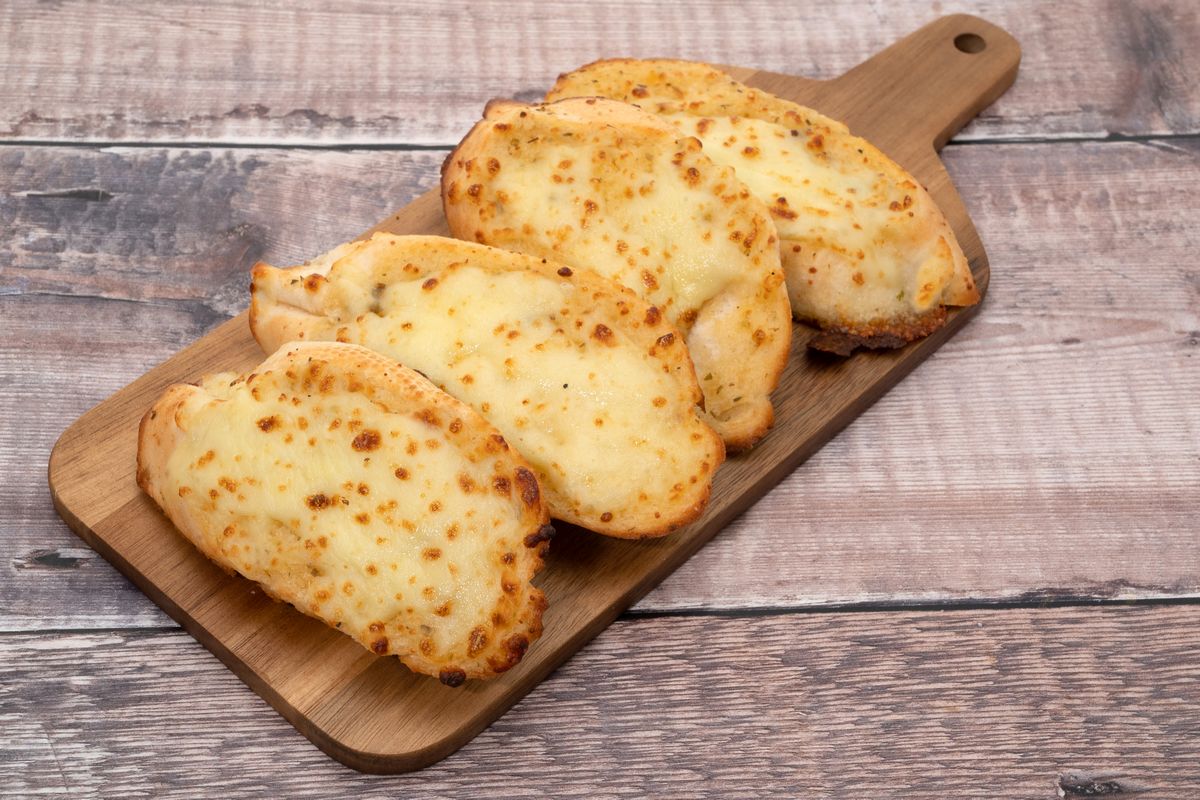Garlic Bread  with Cheese
