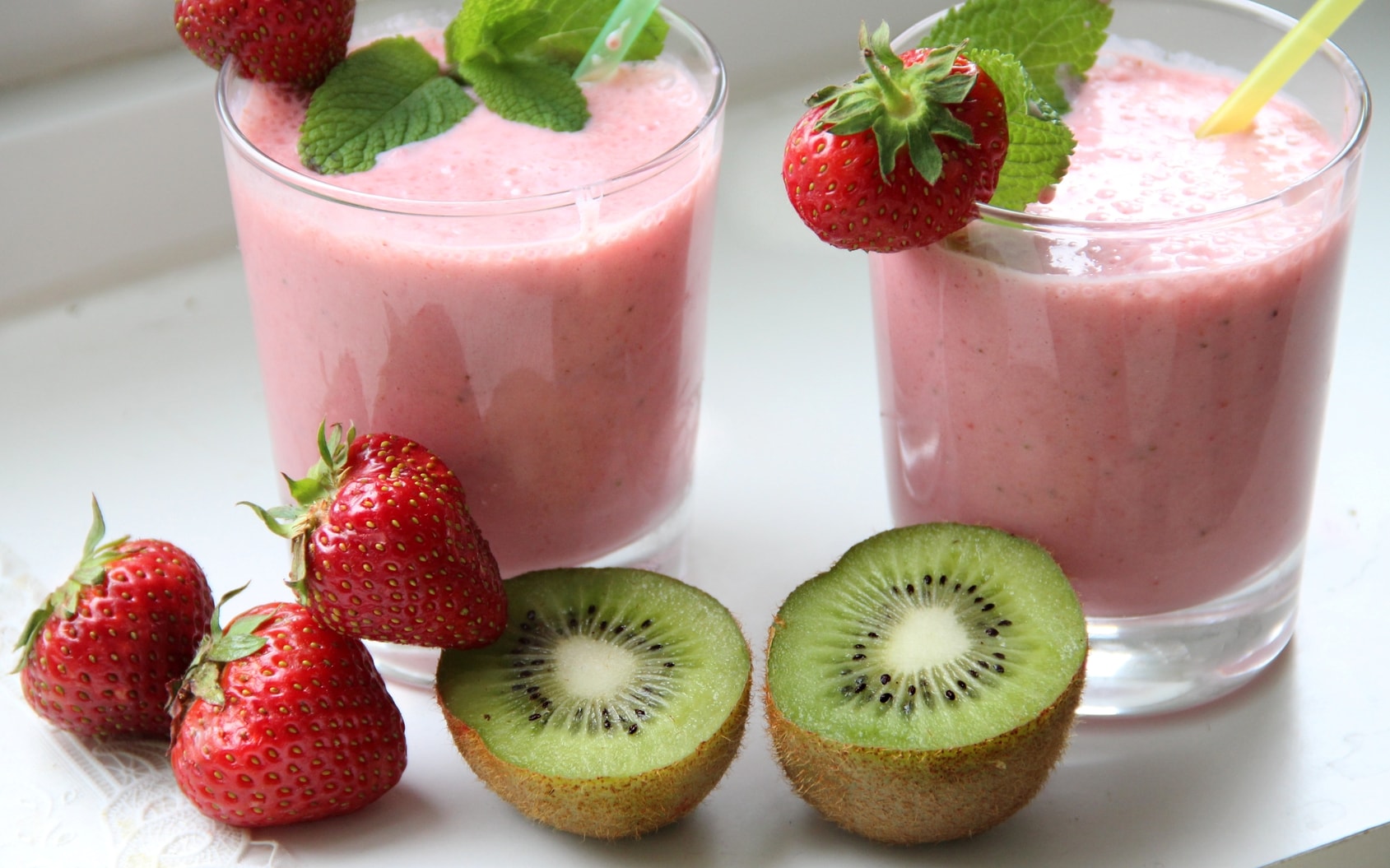 STRAWBERRY & KIWI SMOOTHIE