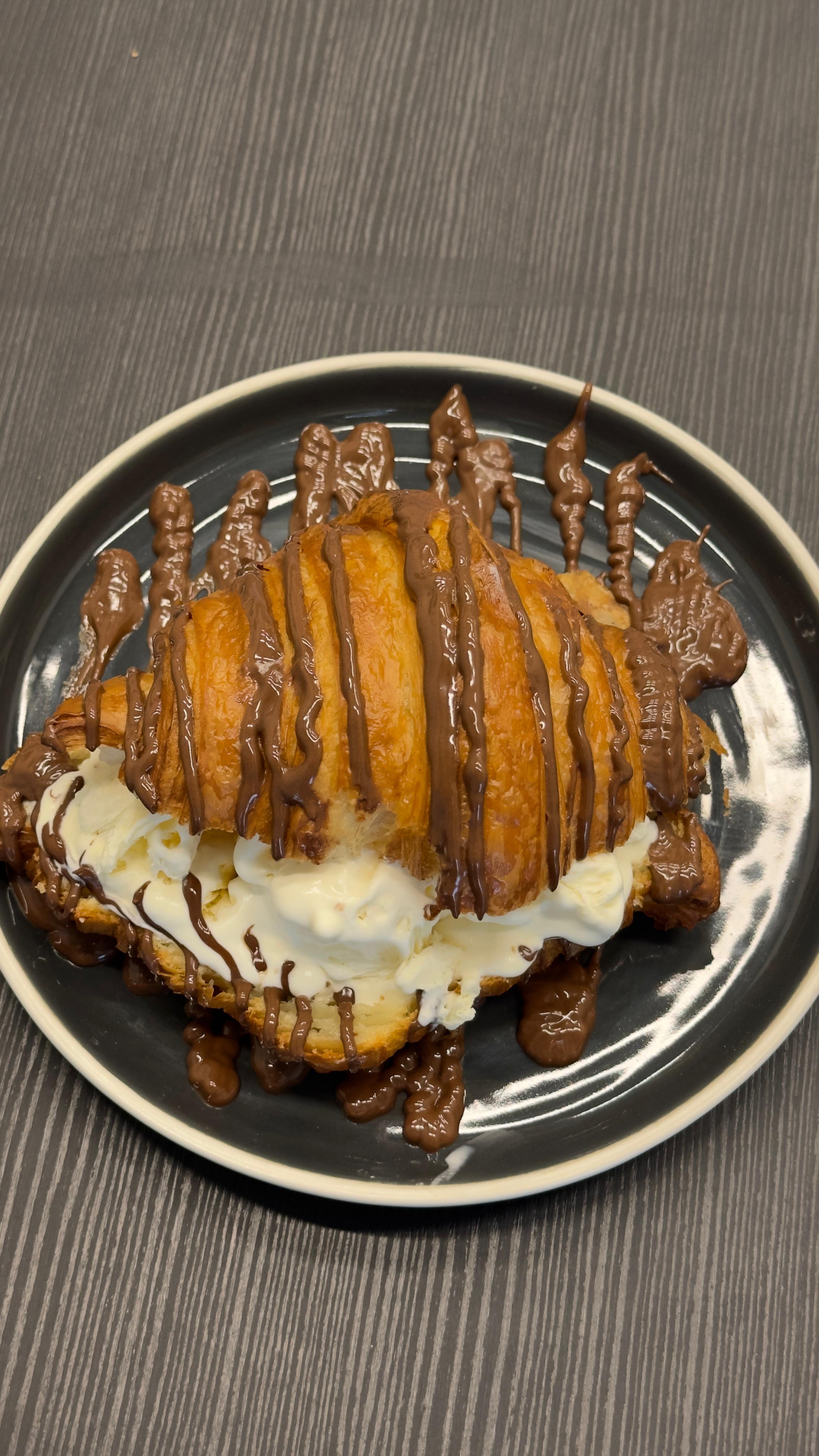 Ice cream Croissant 